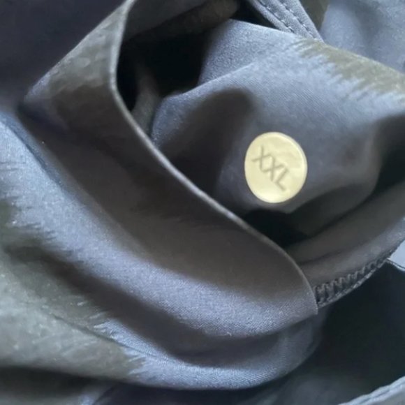 Lululemon The Short Linerless 11” XXL (Navy/Blue PolkaDOt) LIKE NEW - RARE CORE - Picture 5 of 10